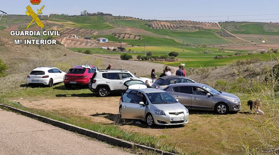 Desalojan una casa rural con 65 personas